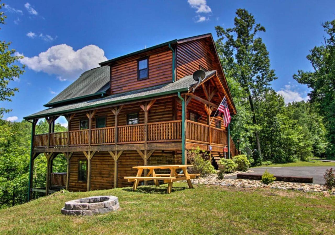 Luxury Family Retreat: Mountain Cabin Oasis Sevierville Exterior photo