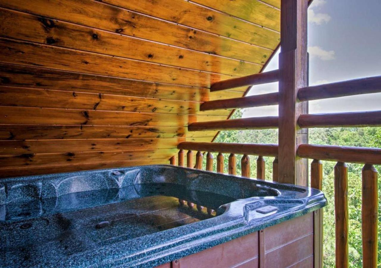 Luxury Family Retreat: Mountain Cabin Oasis Sevierville Exterior photo