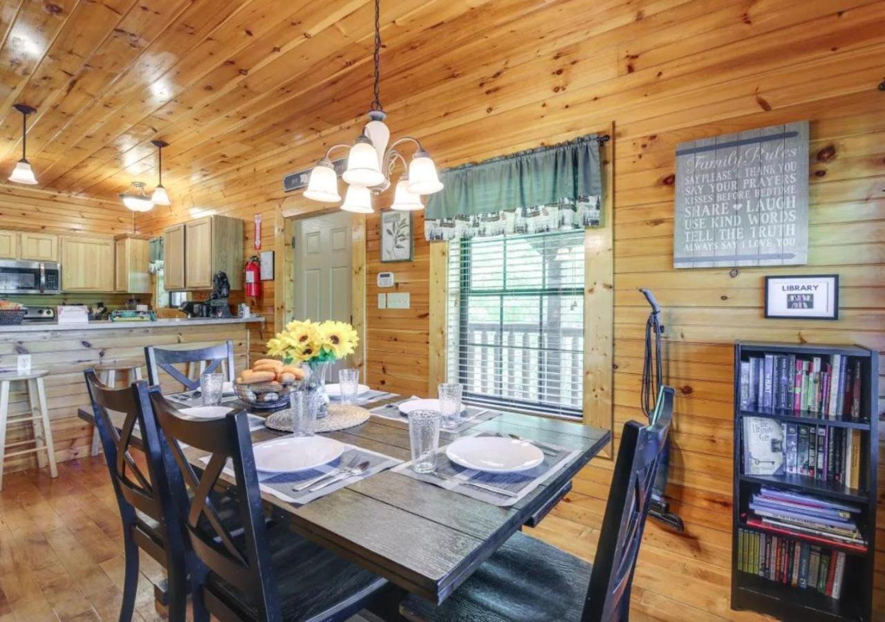 Luxury Family Retreat: Mountain Cabin Oasis Sevierville Exterior photo