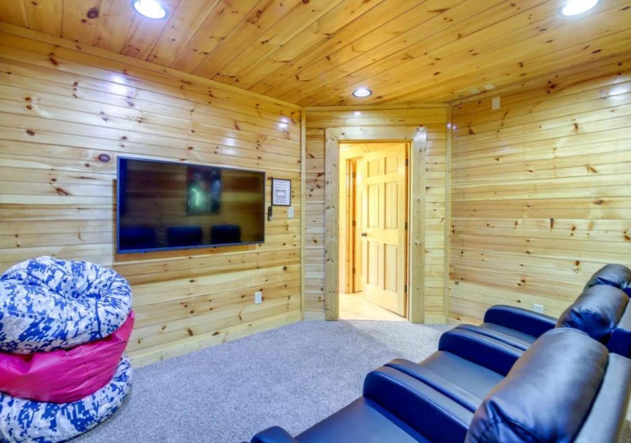 Luxury Family Retreat: Mountain Cabin Oasis Sevierville Exterior photo