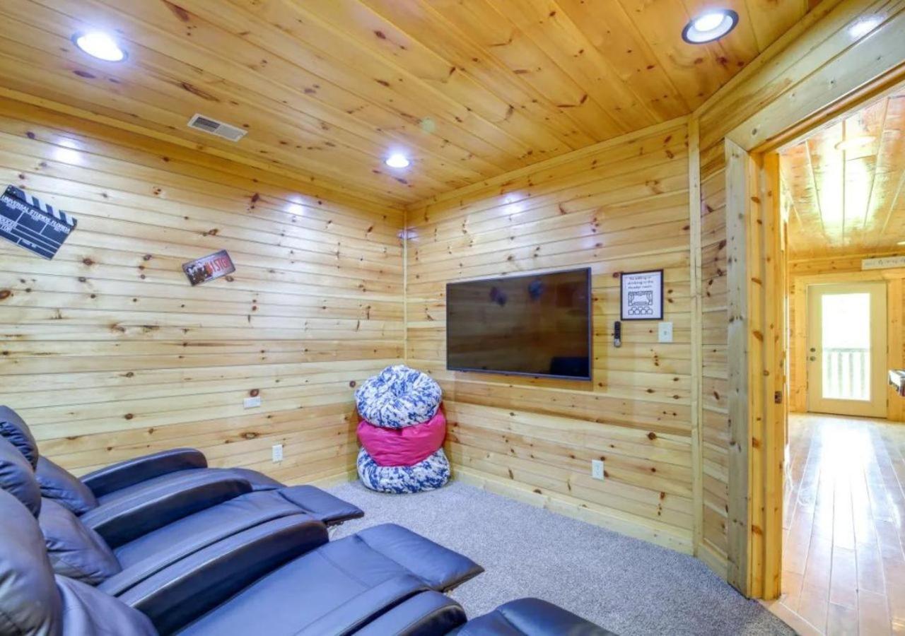 Luxury Family Retreat: Mountain Cabin Oasis Sevierville Exterior photo
